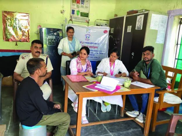 Doctors conducted mental health examination of prisoners detained in Central Jail.