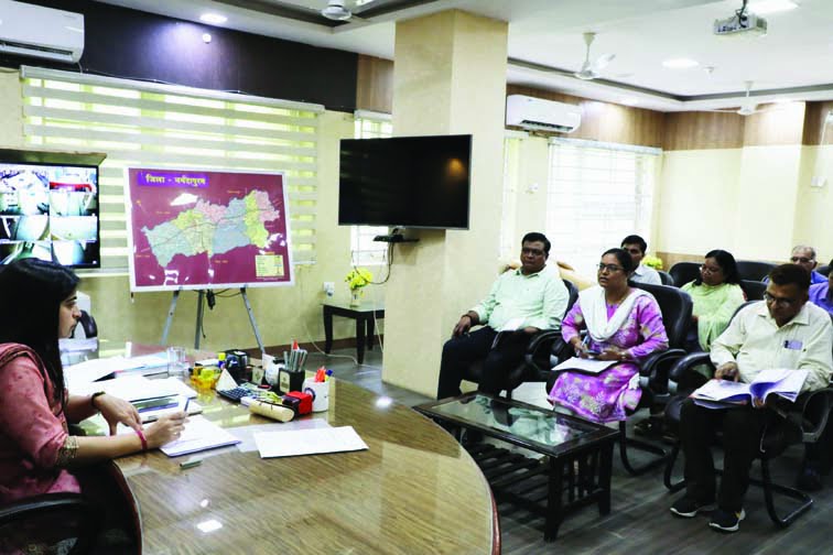 Collector gave instructions to provide adequate quantity of urea and DAP in the district