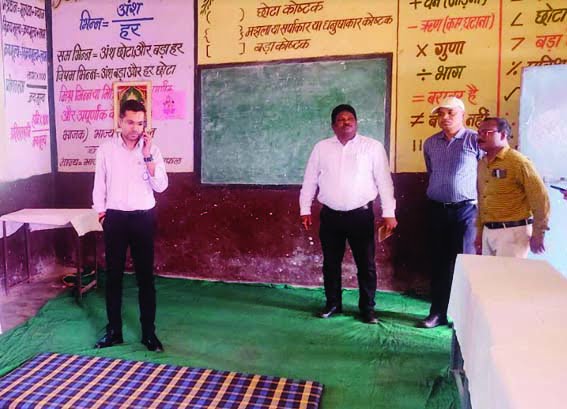 Collector Singh before voting