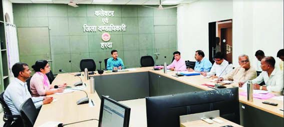 Make a plan for beautification of city intersections and traffic signals