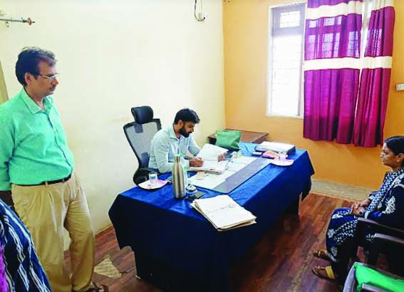 Additional Collector Dr. Gauda inspected the Tehsil Office Rahatgaon