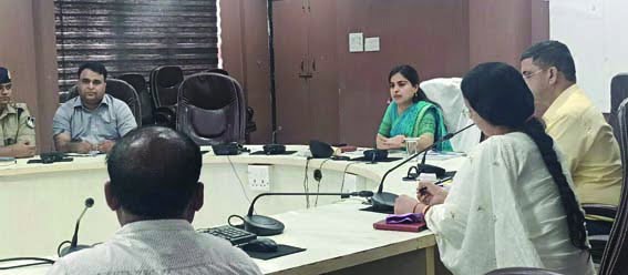 Cooperate with a spirit of service during flood disaster - Collector