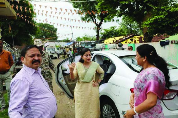 Collector Sonia Meena inspected Khojanpur Trenching Ground