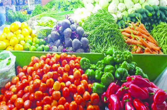 The effect of inflation is seen on vegetables in Harda, people are returning from the market with empty pockets...