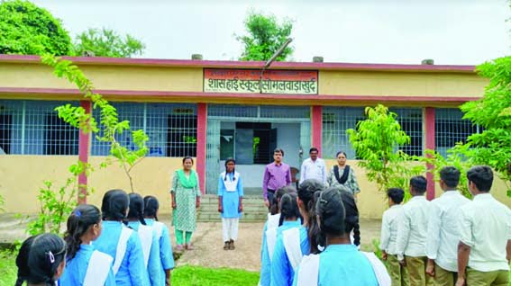 Action will be taken against the principal and teachers who do not reach school on time