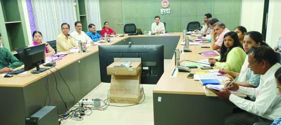Collector Singh reviewed the work of the Revenue Department
