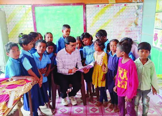 Divisional Deputy Commissioner did a surprise inspection of the school