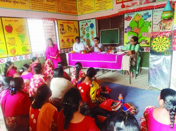 Joint Director, Women and Child Development held a meeting with Anganwadi workers