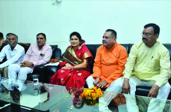 Minister Mrs. Krishna Gaur gave information to journalists about the development works