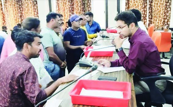 Collector Aditya Singh listened to the problems of the common people politely