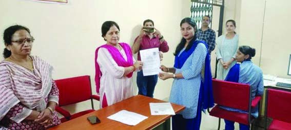 Free learning license camp organized in Home Science College, 70 licenses made
