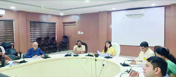 Collector Sonia Meena held a time limit meeting