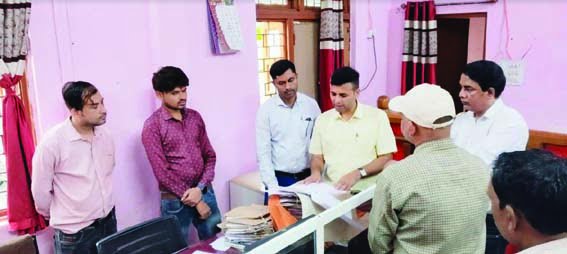 Commissioner Tiwari visited Tehsil office