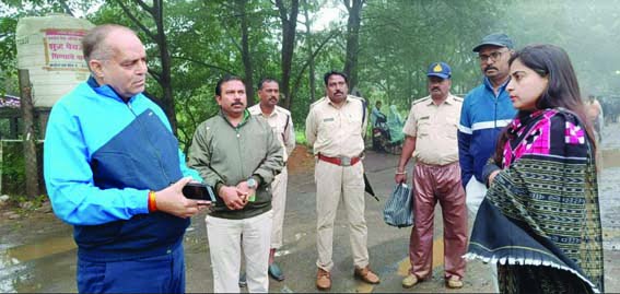 The collector inspected the arrangements in the entire Nagdwari fair area