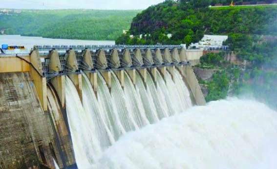 Rainy season continues in Madhya Pradesh, people living on the banks of Narmada