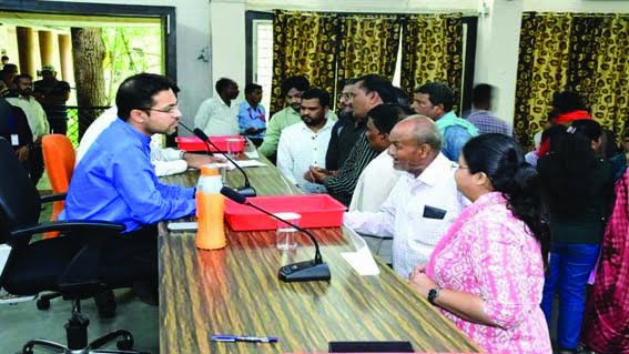 The collector heard the problems of the citizens in the public hearing