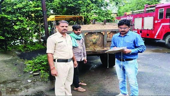 Tractor trolley seized for illegally transporting sand