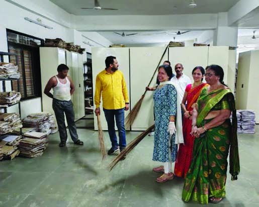 Cleanliness by gathering in the premises of RTO office