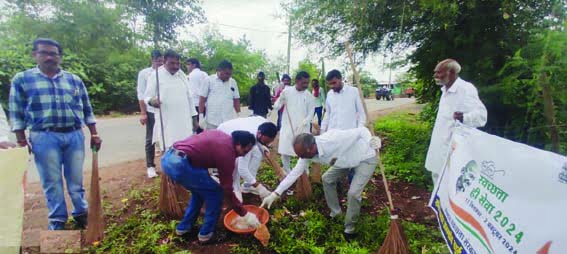 Shramdaan done in Abgaon Khurd