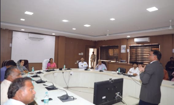 Now even a person sitting abroad is protesting against the country