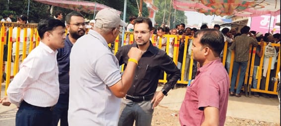 Collector Singh inaugurated the fertilizer distribution center