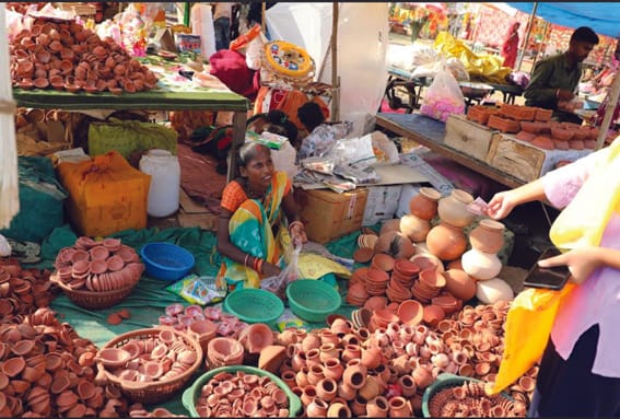 Diya-bati traders thanked the collector