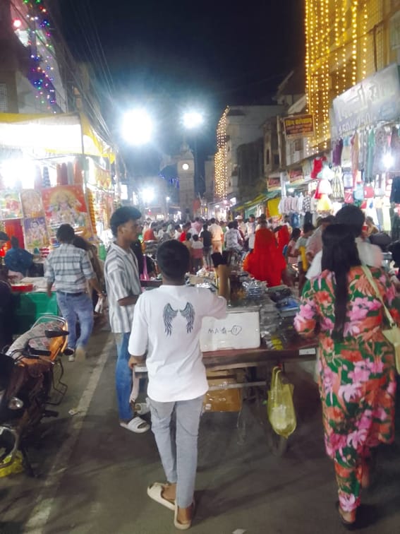 The splendor of Dhanteras prevails in Harda market