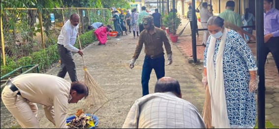 Shramdaan was done by cleaning the court premises