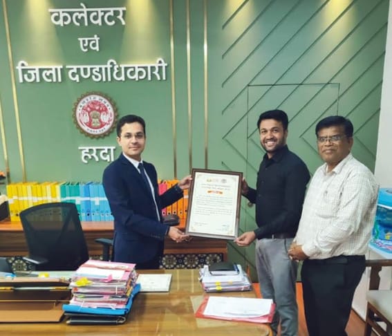 District administration received a certificate of appreciation