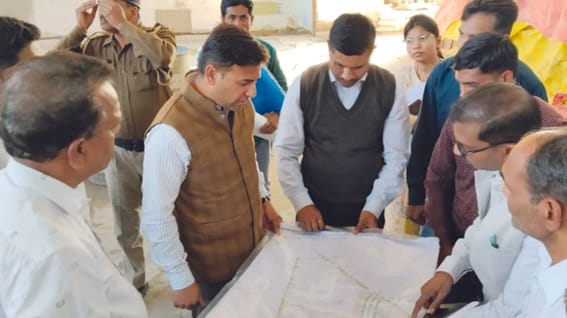Commissioner Tiwari visited the under construction CM Rise in Khirkia