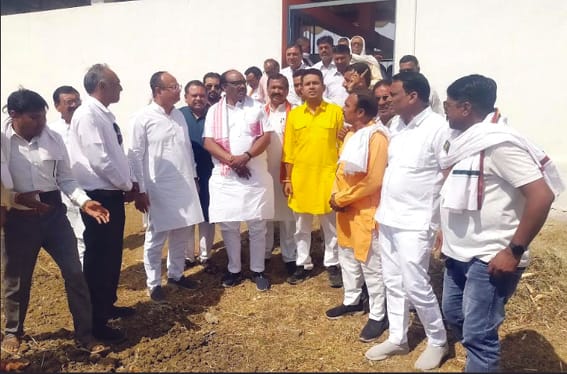 Union Minister Uike inaugurated the cowshed