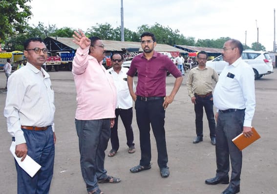 Instructions given to inspect the godowns and verify the stock of moong