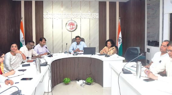 There should be no loss of life and property due to dilapidated buildings - Collector Siddharth Jain